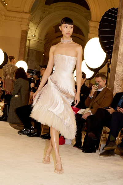 Look 27